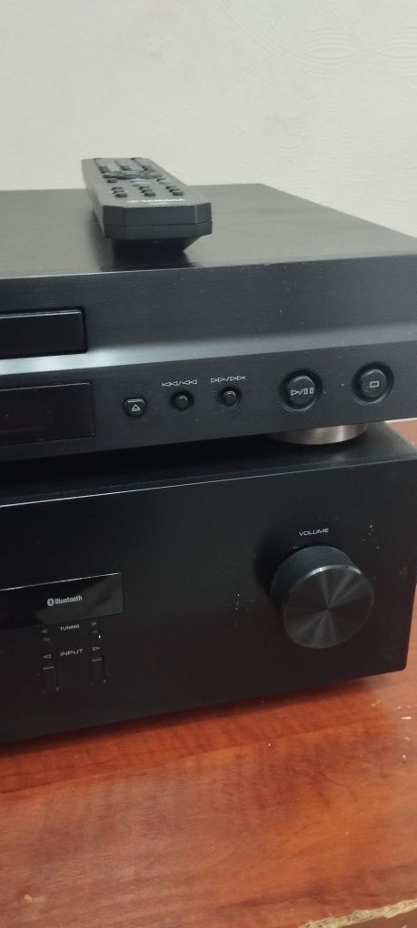 Продам стереоресивер yamaha RS 202 и CD проигрыватель