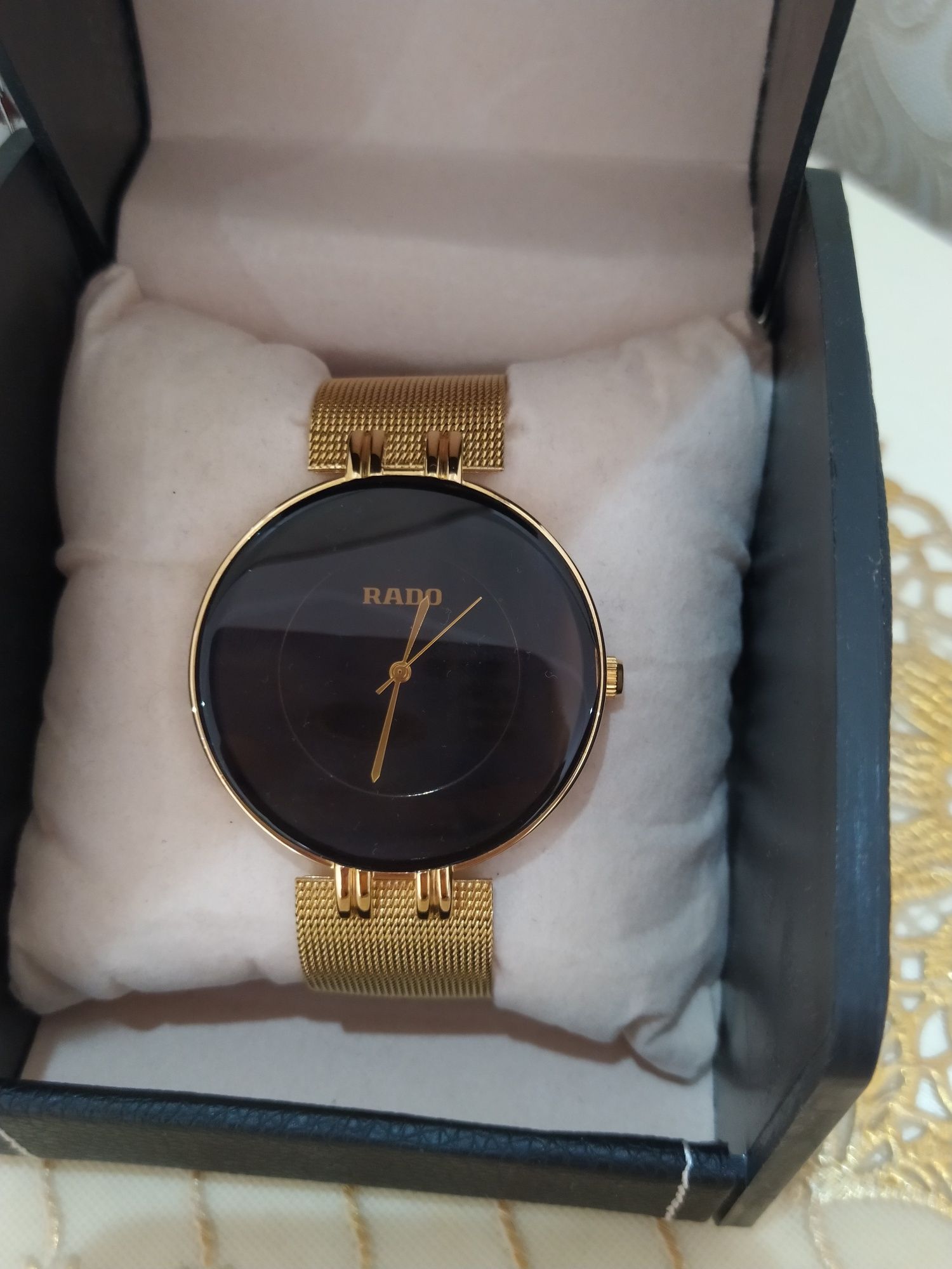 Срочно продам Женские наручные часы RADO