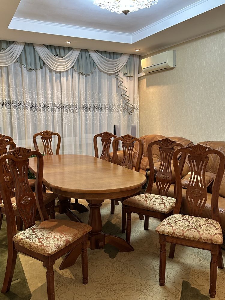 Продается Стол и Стулья (Торг уместен)