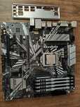 Продам мат плату Z390 m-plus с проц core i9 и ОЗУ  32gb