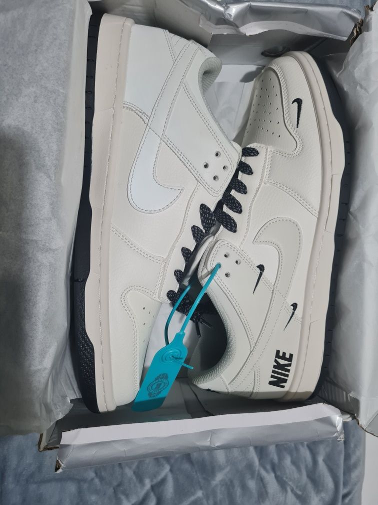 Кроссовки Nike Dank low