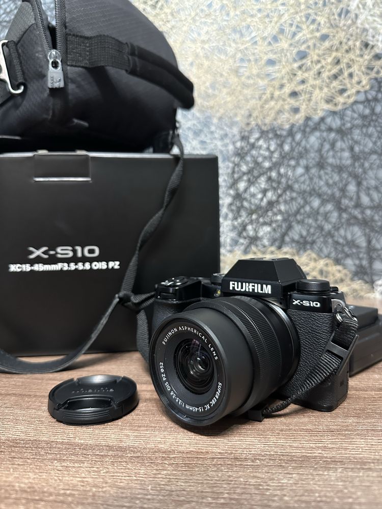 Продам камеру  FUJIFILM XS-10 с обьективом 15-45! СОСТОЯНИЕ ИДЕАЛЬНОЕ