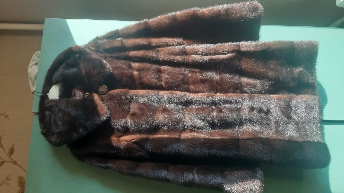 Продам норковую шубу