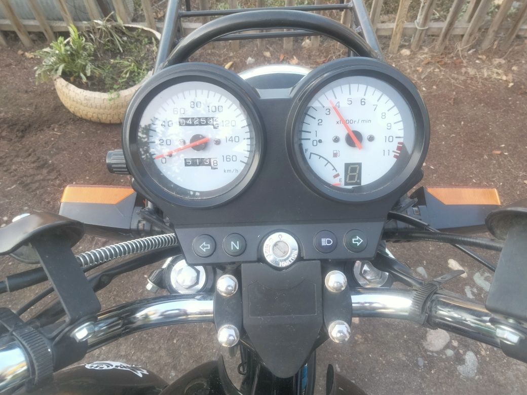Продам мотоцикл. 200 куб. Цена уе300.000 тг. !!!