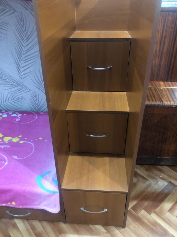 Продам двухъярусную кровать