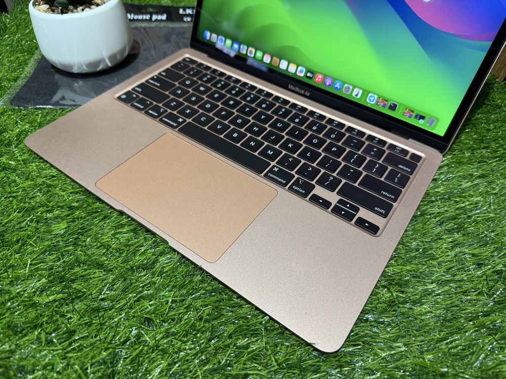 MacBook Air M1 (2020) Apple M1/Ram8GB/SSD256GB/Цикл 247