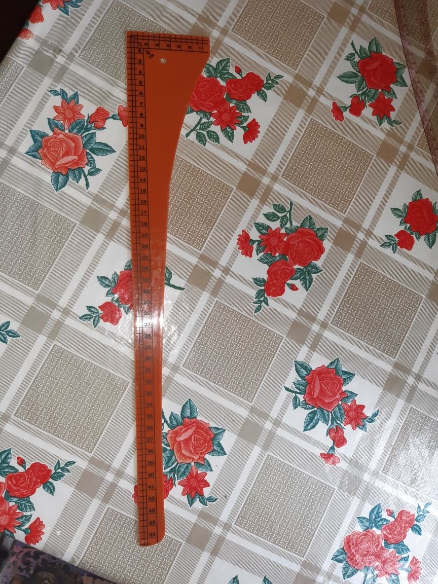 Продам Линейку для швей