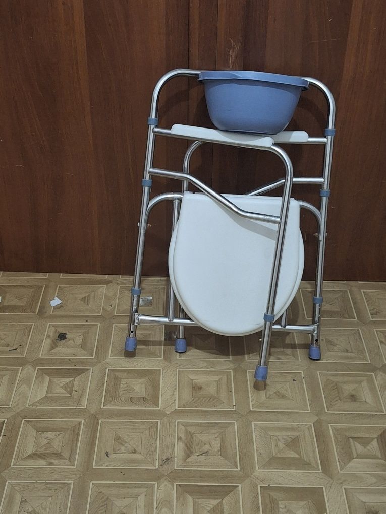 Санитарный   стул
