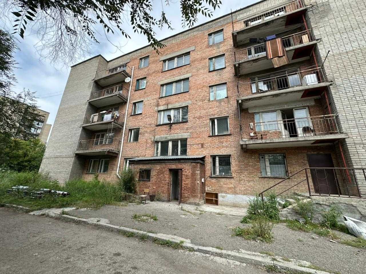 Комплекс зданий общей пл. 4470м2, Абая, 16/1, два здания, выс.пот. 3,2