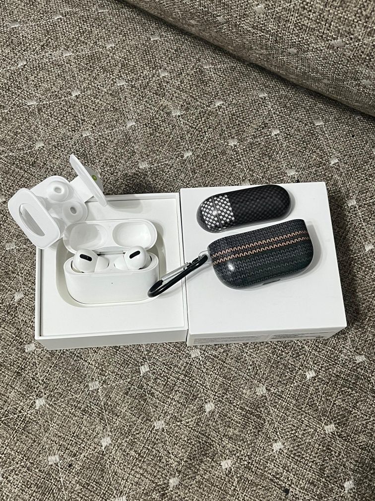 Airpods Pro 1 generation.