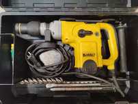Перфоратор SDS Max DeWALT