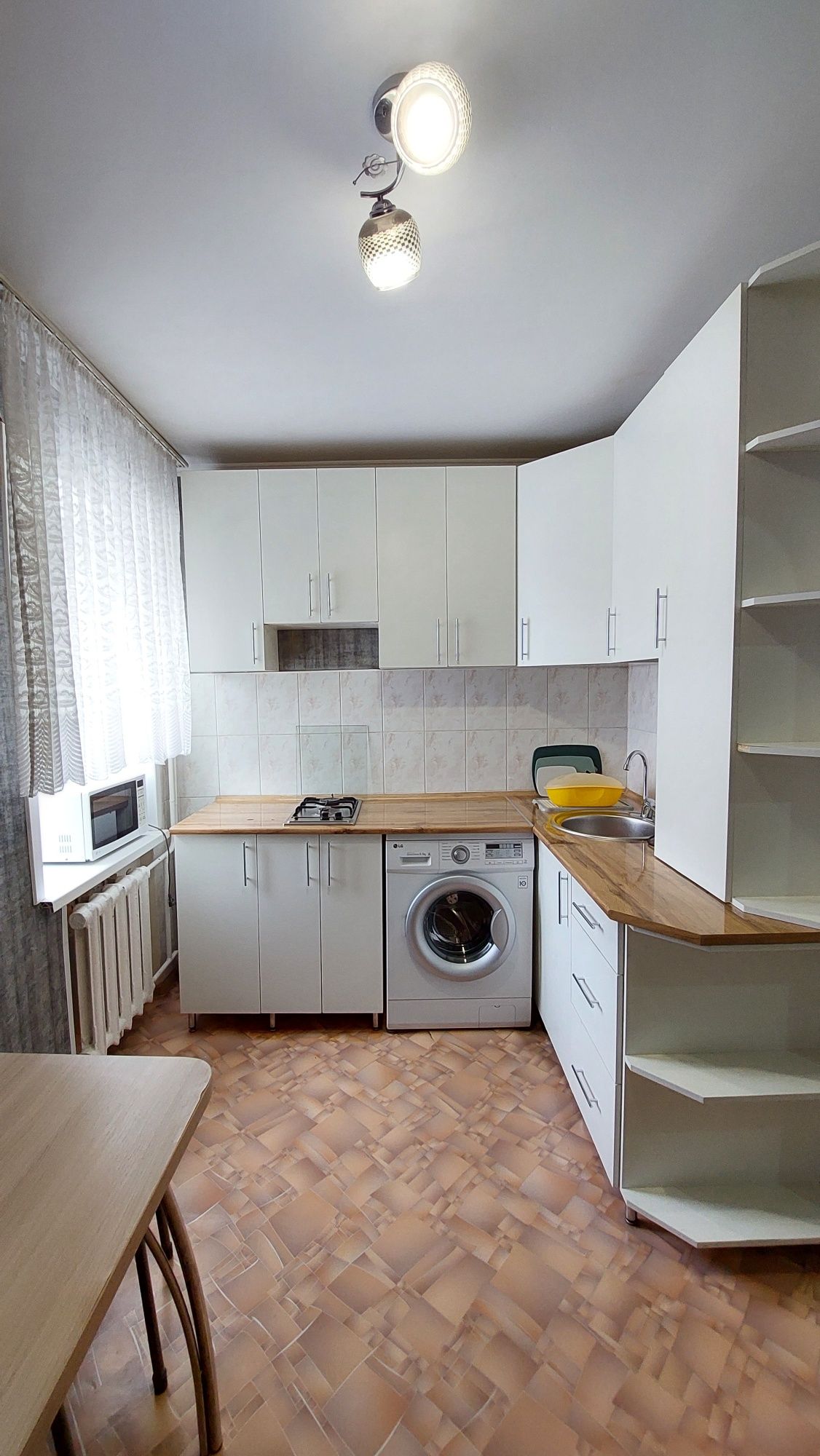 Продам 2х ком новой план  Парк