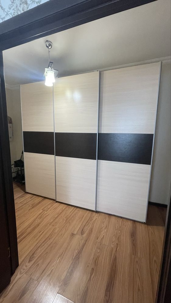 Продам шкаф для прихожей