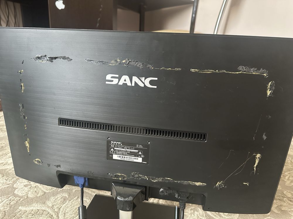 Продам срочно монитор sanc m400