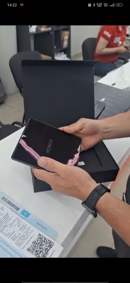 Продам или поменяю телефон планшет Honor Magic V2