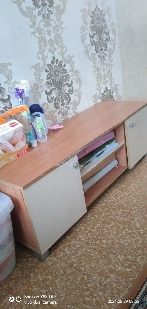 Тумбочку под телевизор