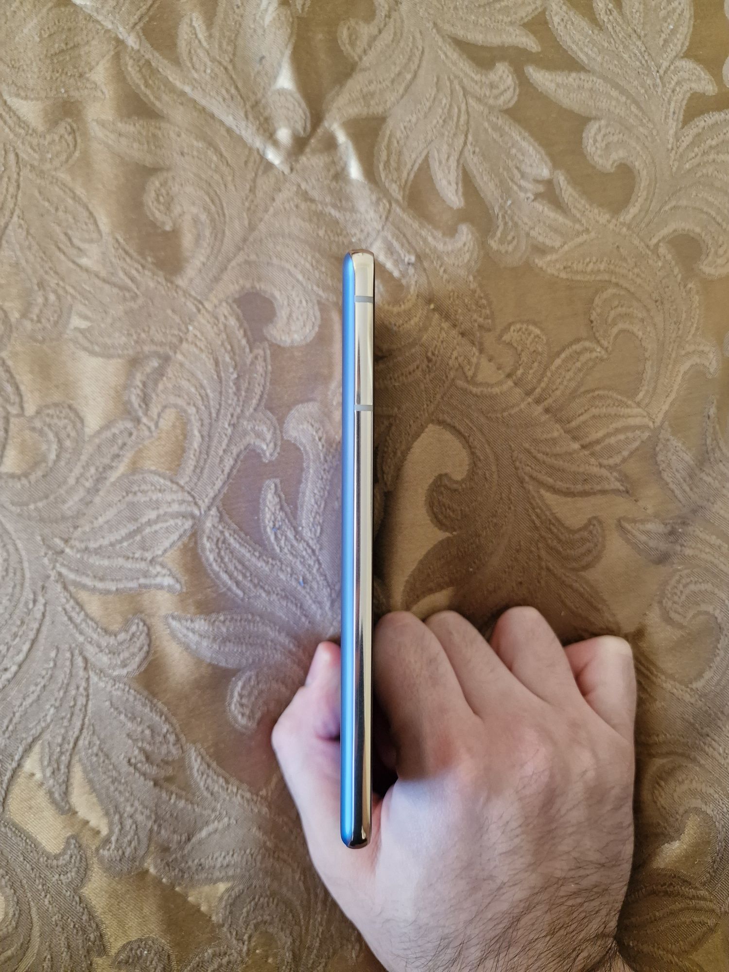 Продам Samsung S21 128gb в идеальном состоянии