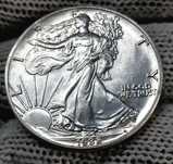 1 доллар 1988 г.США.  Шагающая Свобода. Серебро. 1 унция  UNC