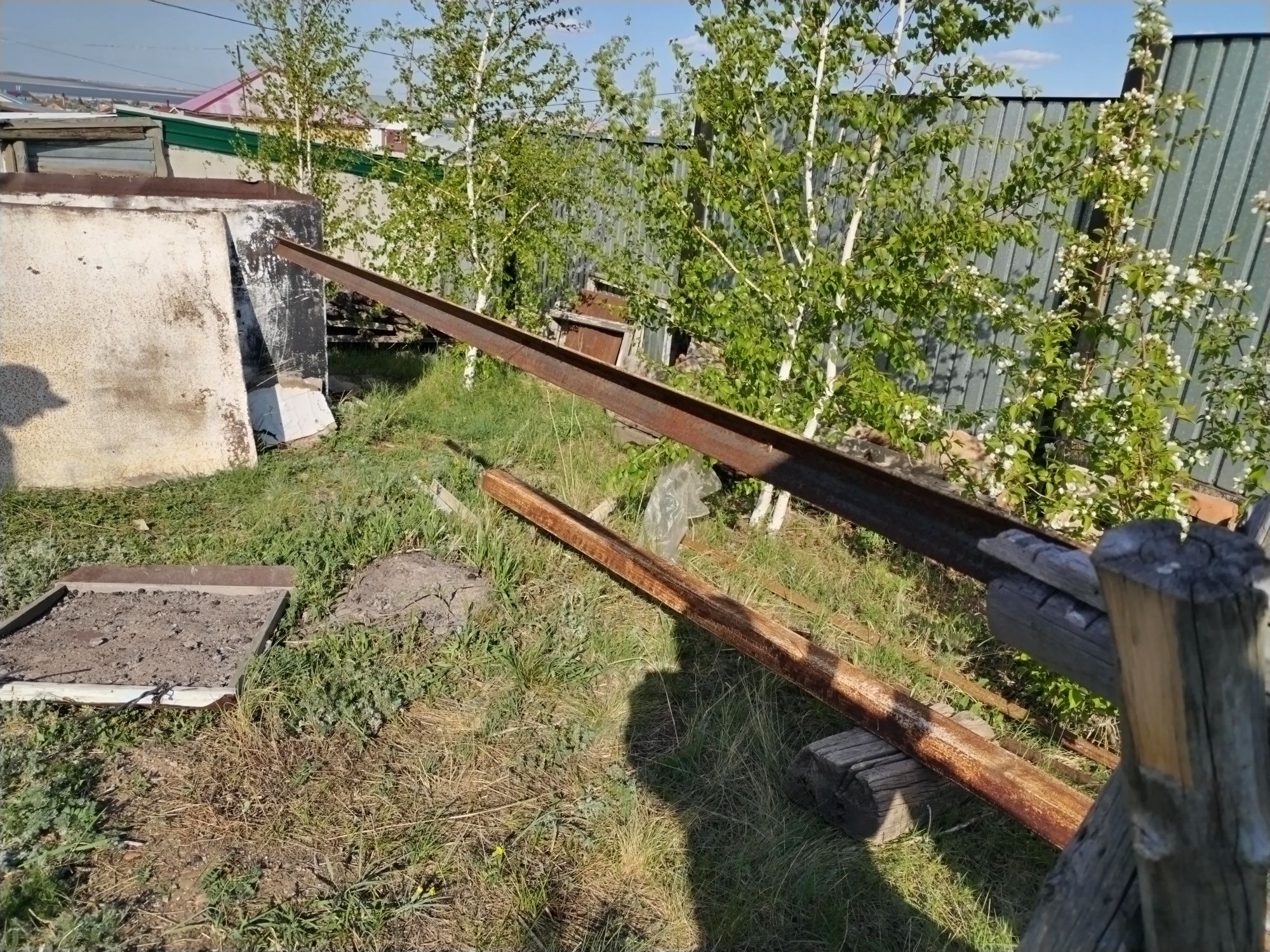 Продам уголок  40/40  3