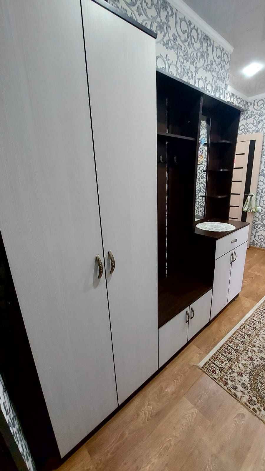 Продам прихожку в хорошем состоянии.