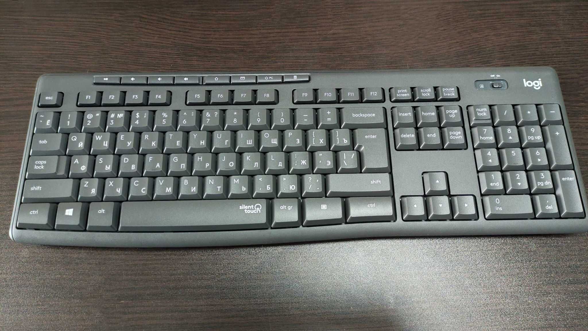 Безшумный комплект Logitech Silent Wireless Combo MK295