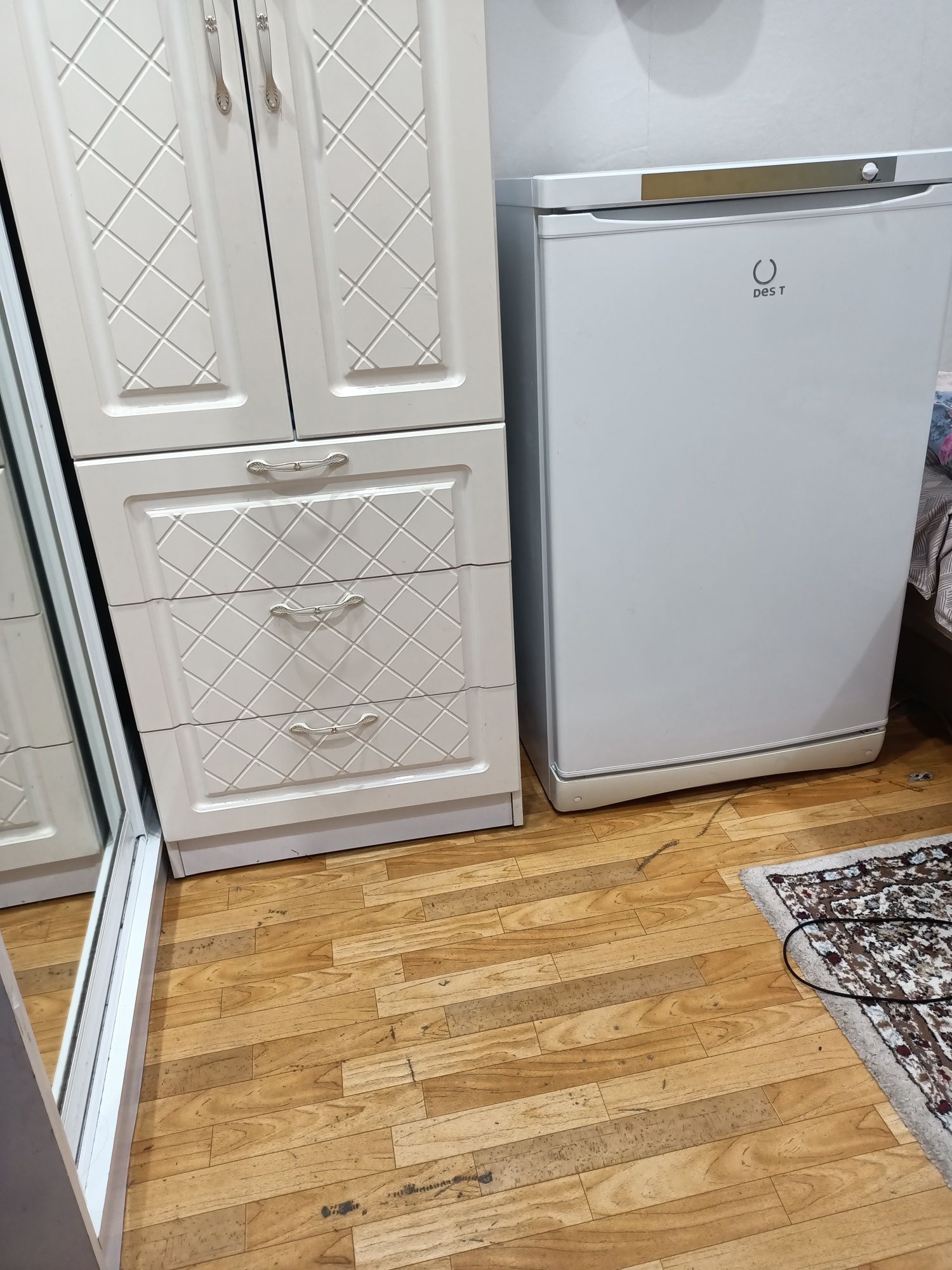 Продам морозильник Индозит