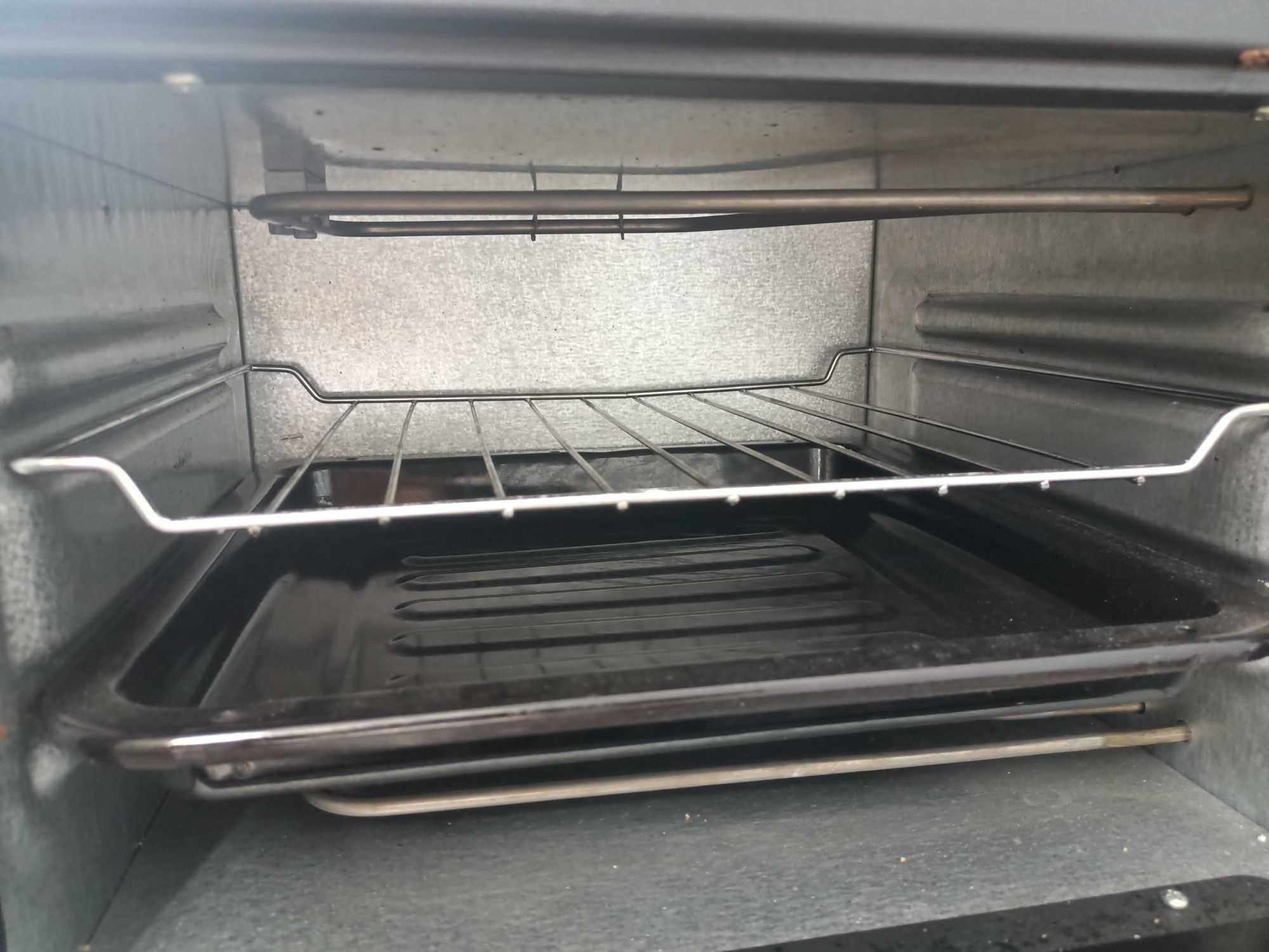 Продам электрическую печь Asel  (духовка)