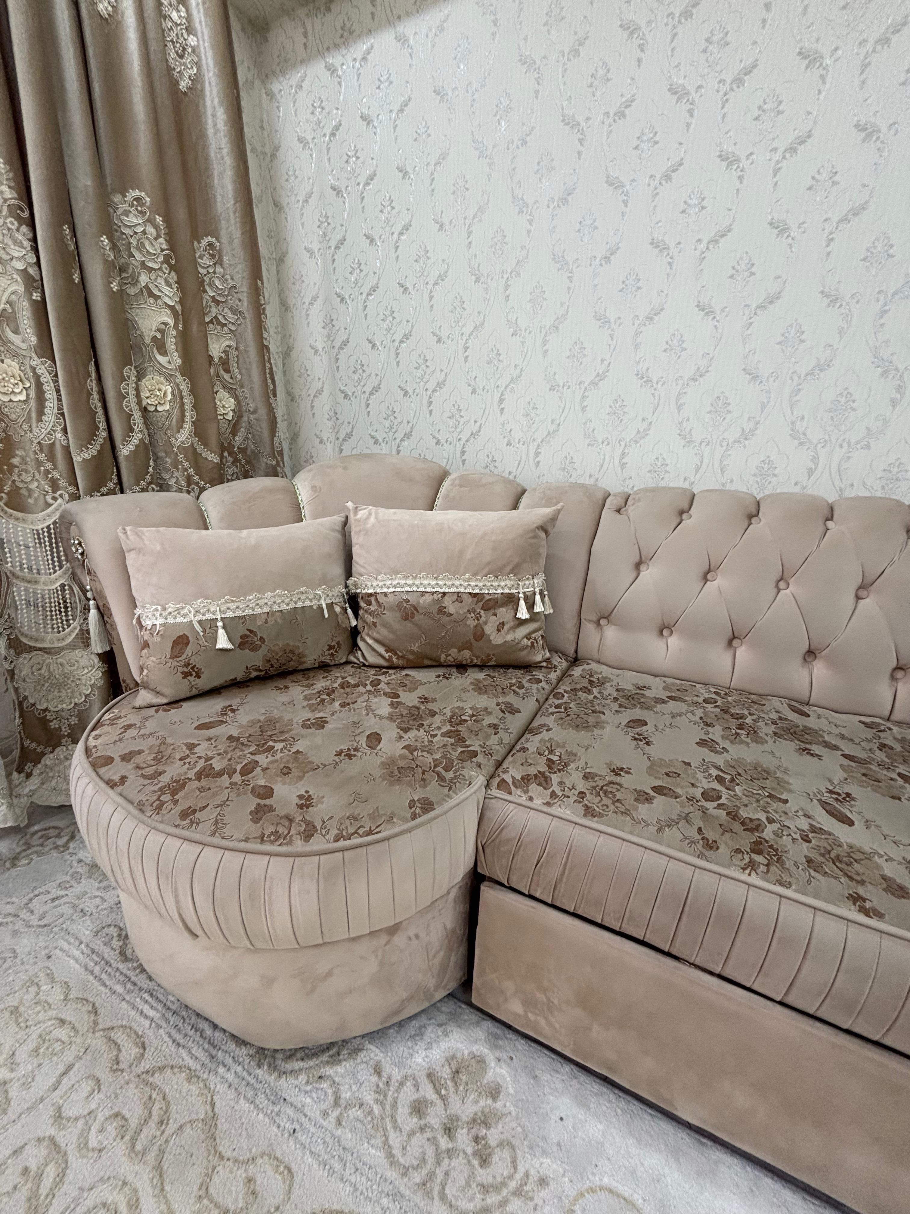 Диван для гостиной