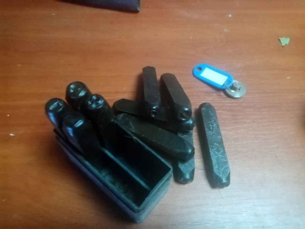 Шрифты шрифт номер металлические