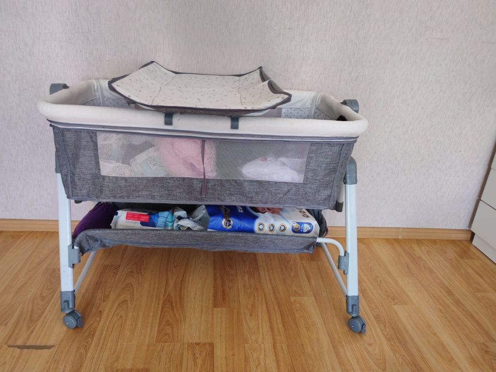 Продам кроватку для новорождённых