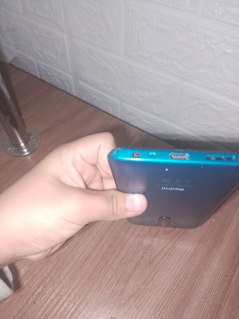 Телефон REDMI 9 разбит экран и корпус