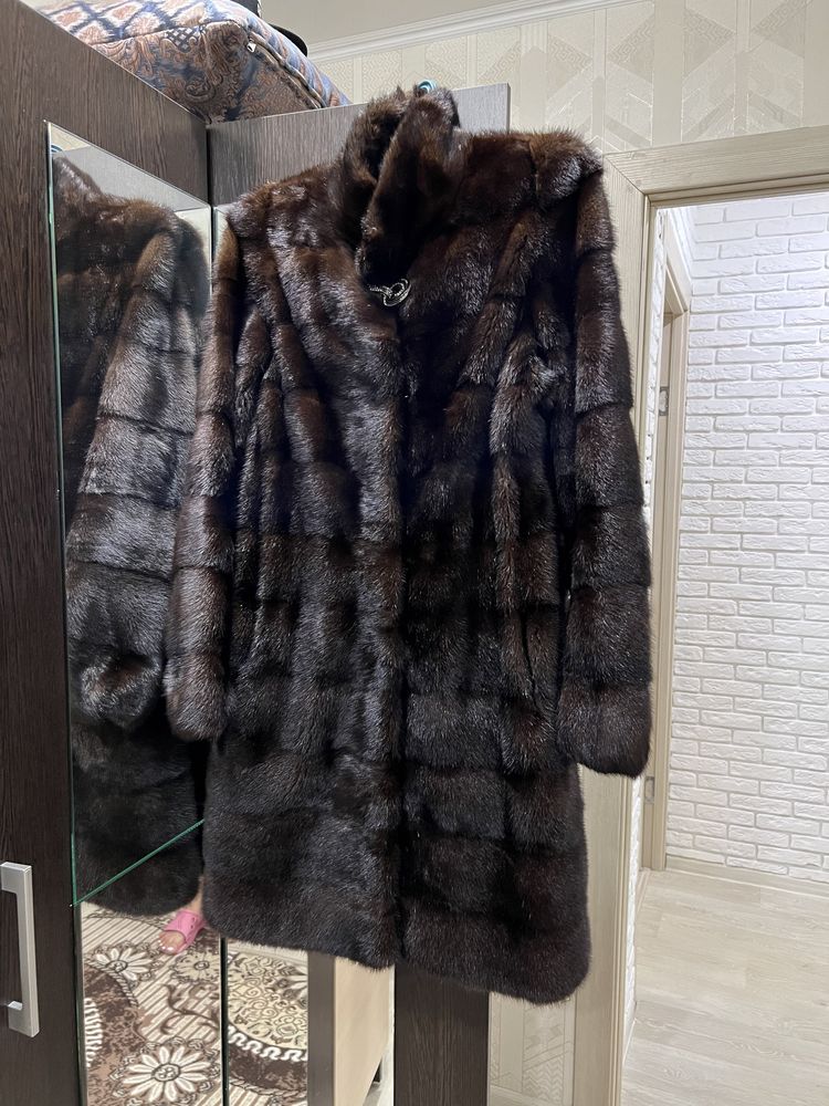 Продам норковую шубу, норковая шапка в подарок !