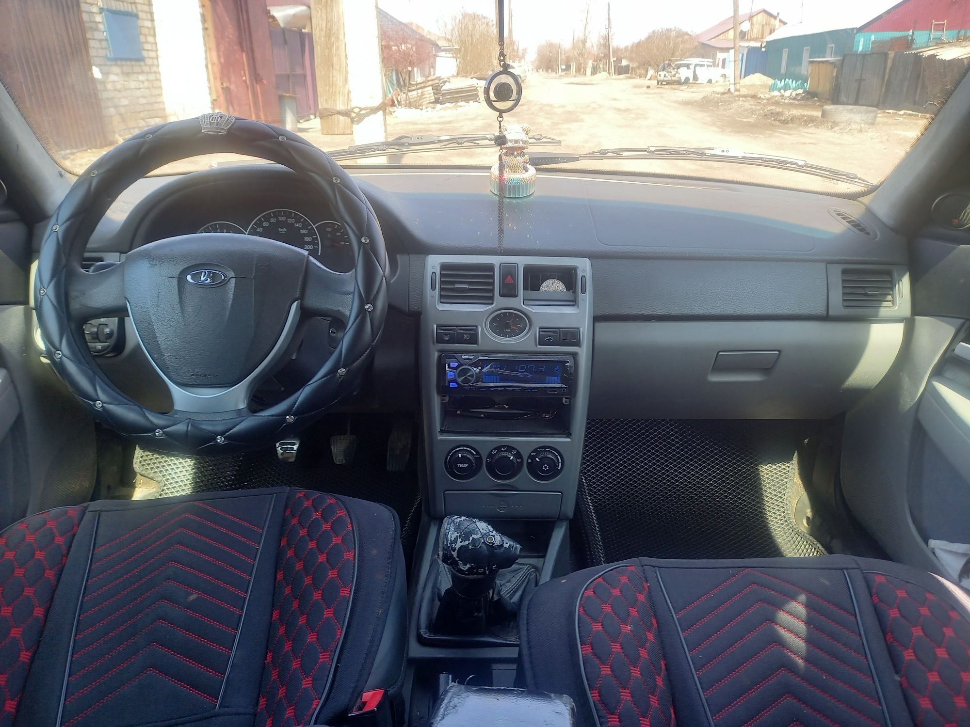 Продам Приору 2013г