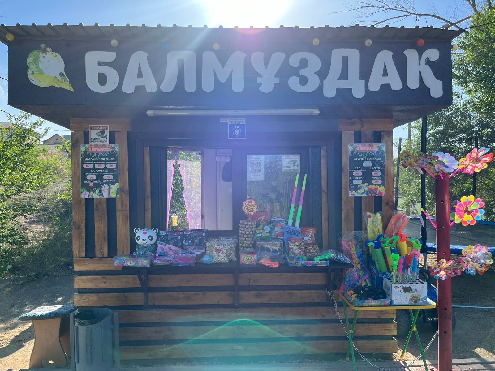 Продам киоск ! Находится в центральном парке около корабля