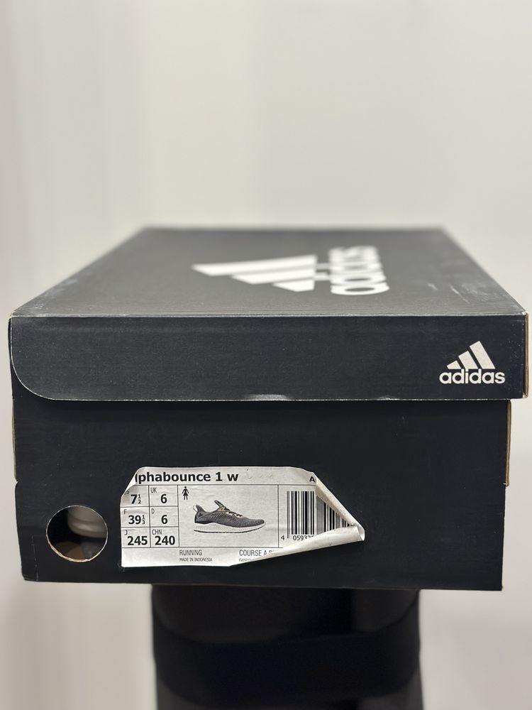 Кроссовки женские оригинал Adidas размер 37,5-38,5