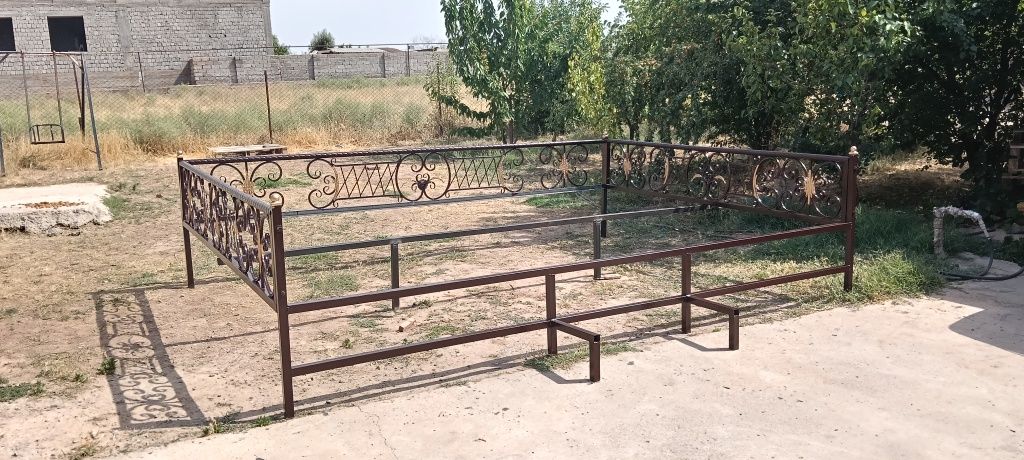 Тапчан,тапқан,тапщан