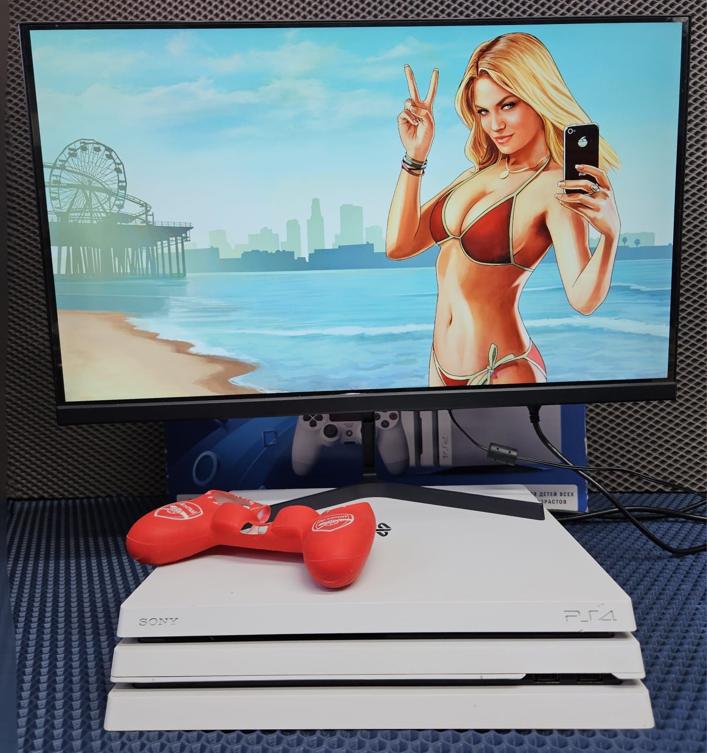 PS4 PRO белый эксклюзив с играми / полный комплект/супер состояние .