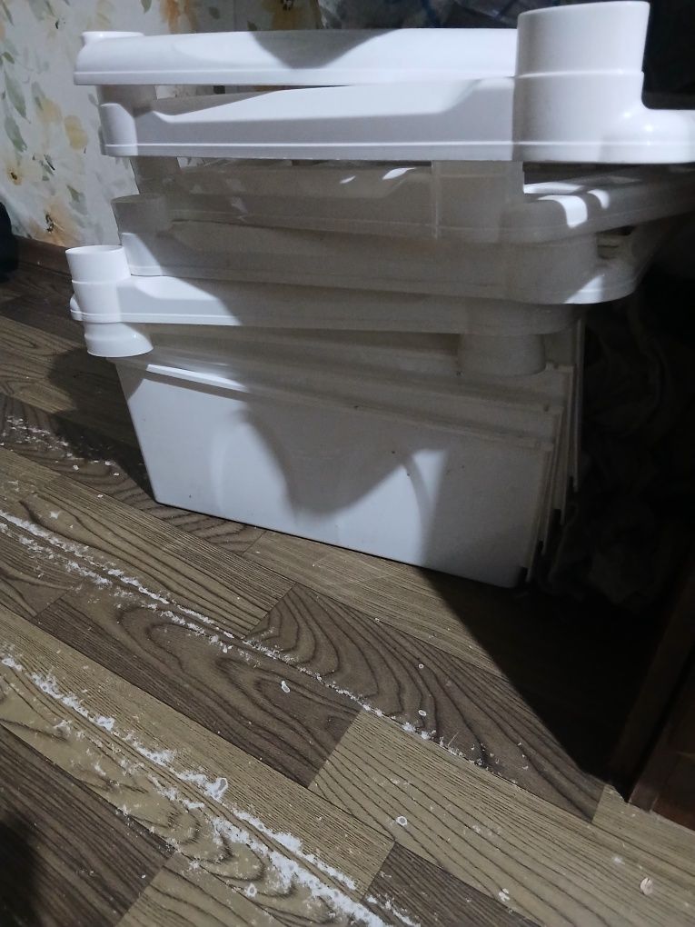 Продаю пластмасса корзину
