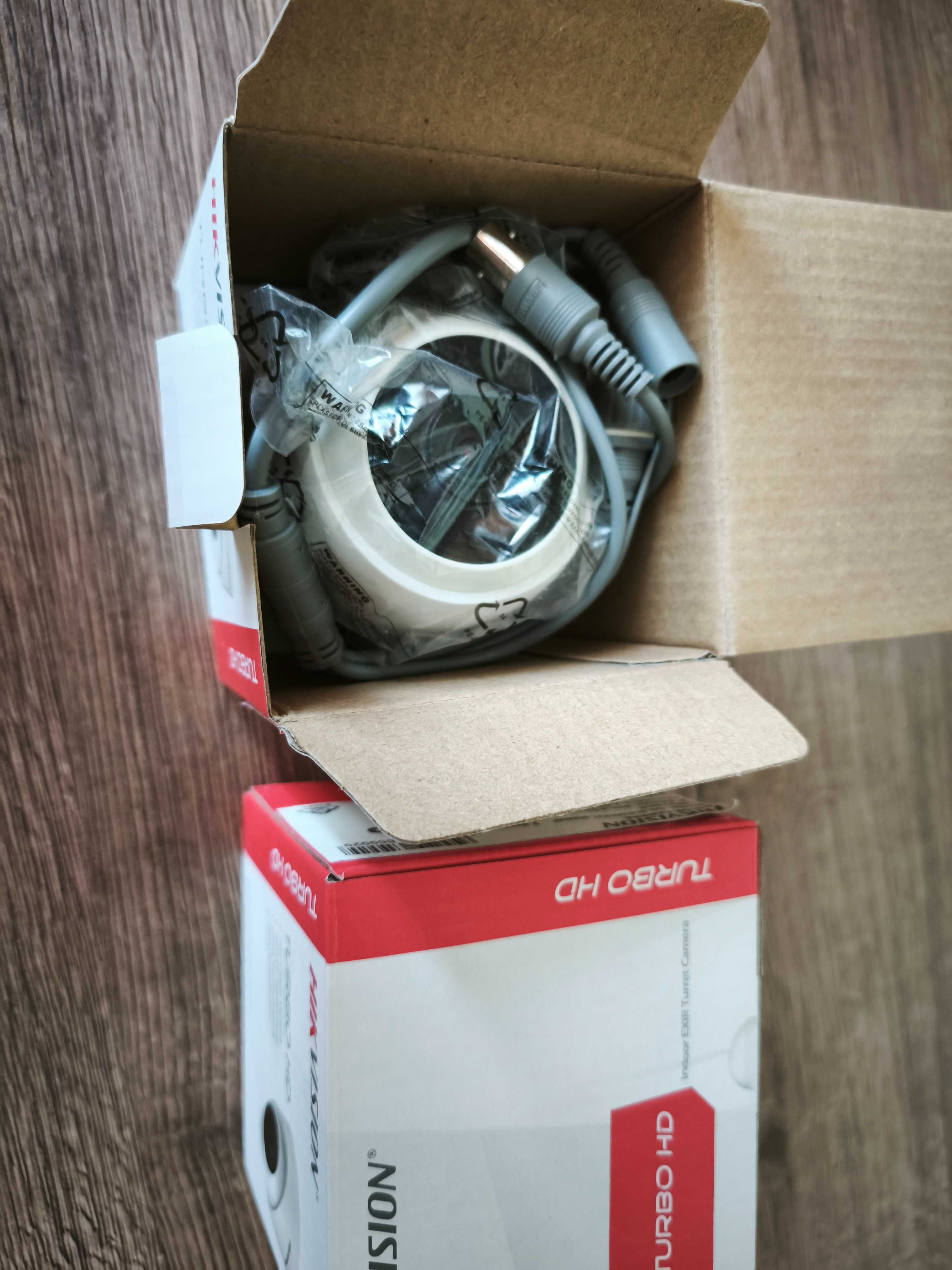 купольная видеокамера Hikvision DS-2CE56H0T-IRMMF (2,8 мм) HD TVI 5МП
