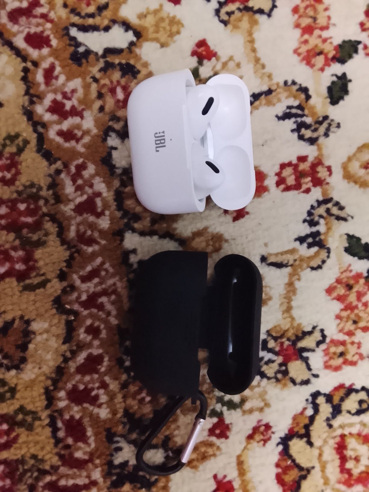 AirPods JBL мощный
