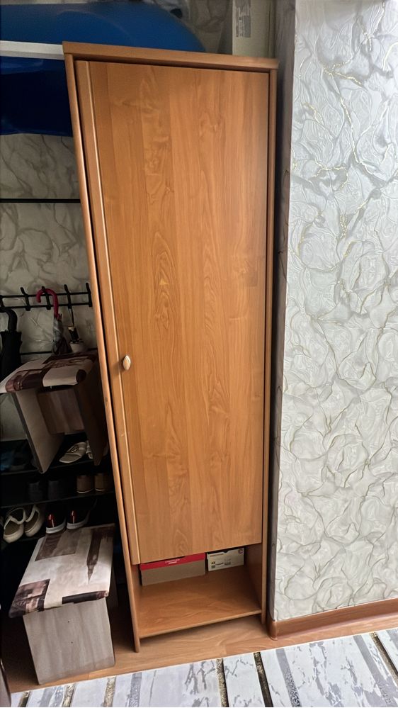 Шкаф в прихожку срочно размер 180