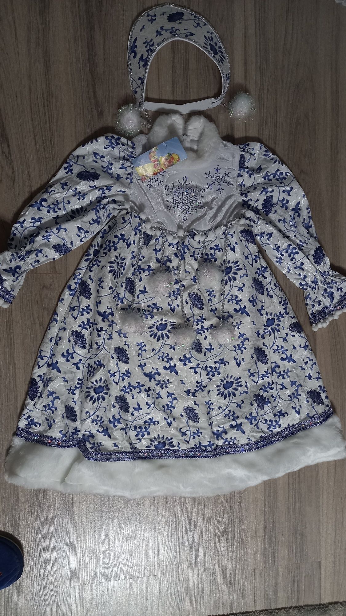 Продам новый новогодний костюм р 128 на 7- 8 лет