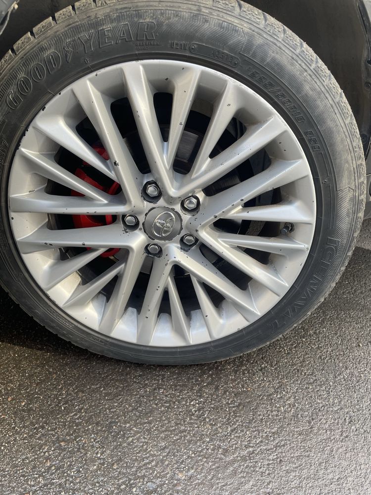 Диск R18  от Lexus