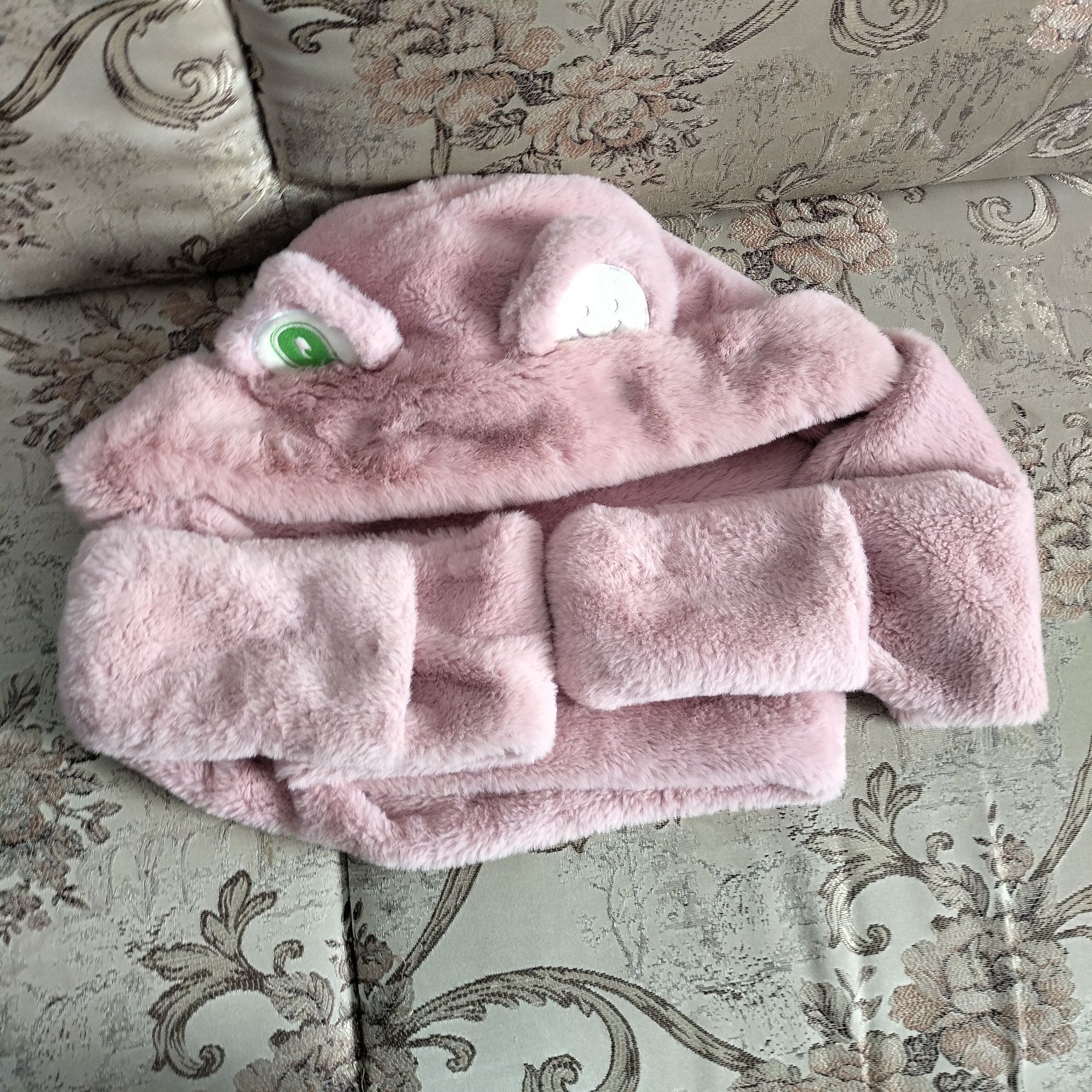Продам две шапки