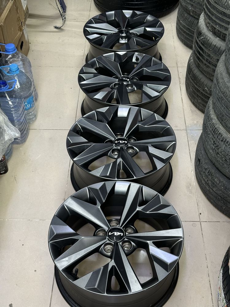 Kia Hyundai Toyota Lexus Nissan  оригинал диски почти новый