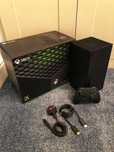 Xbox X, 1TB + 2 гейпада, Зарядная станця