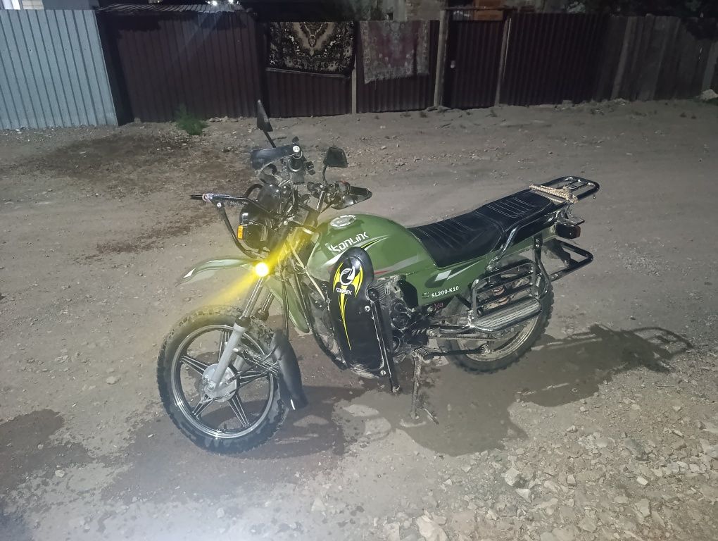 Продаю мотоцикл 200 куб