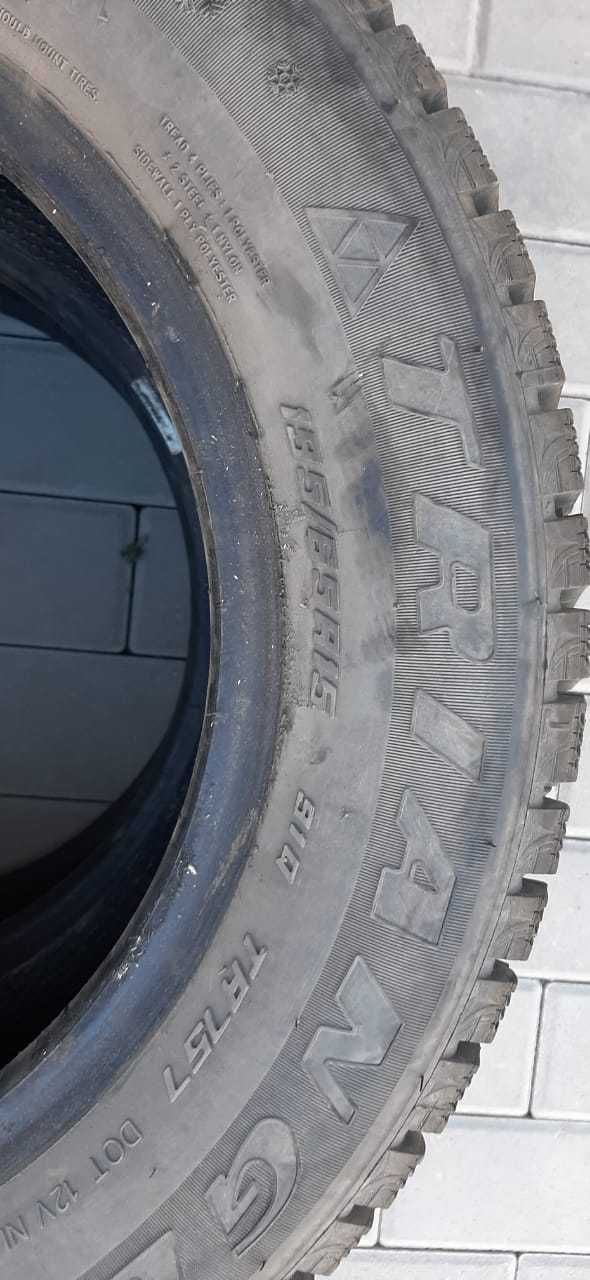 продам зимние 2 шины Tringle R15