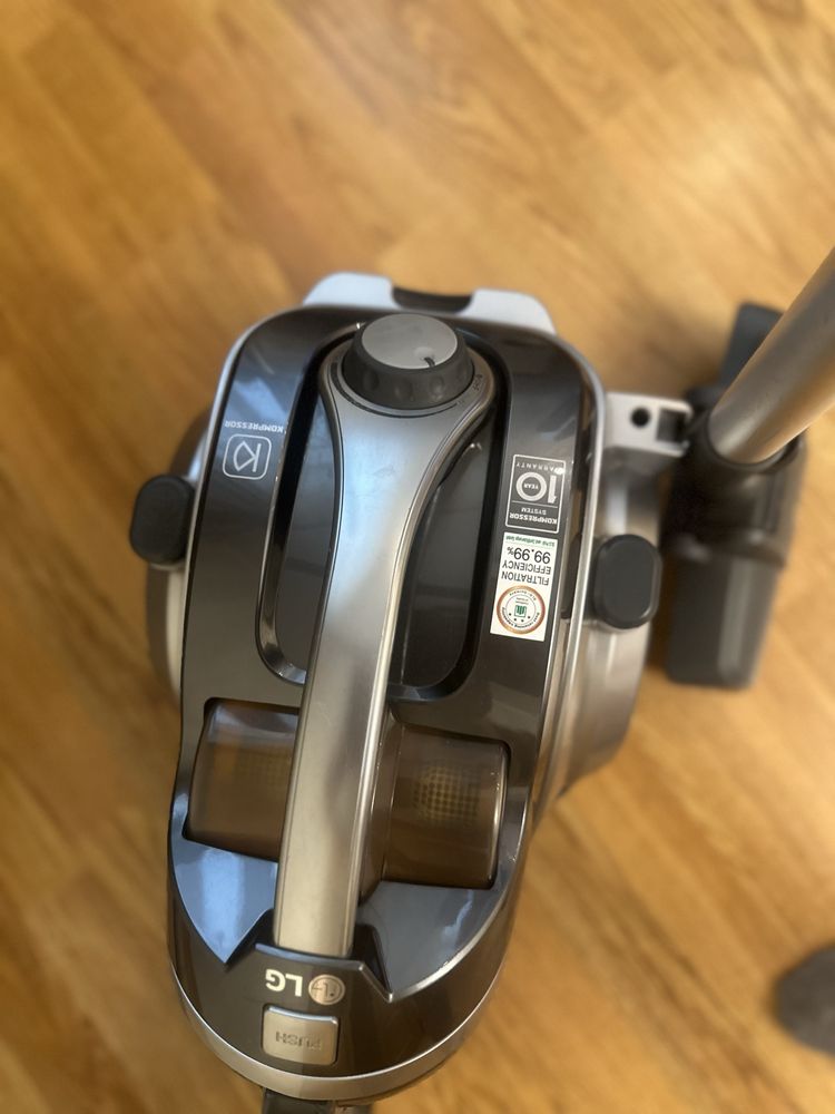Продам пылесос LG