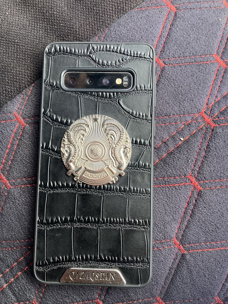 Продам телефон samsung s10
